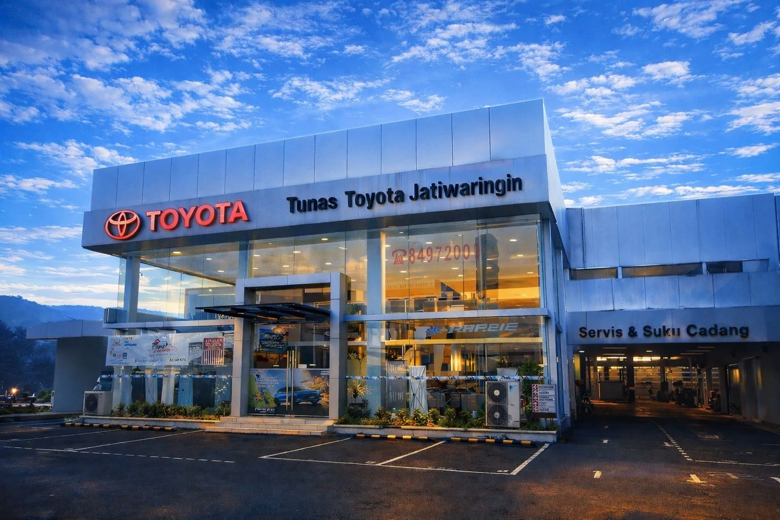 Showroom Tunas Toyota Jatiwaringin
